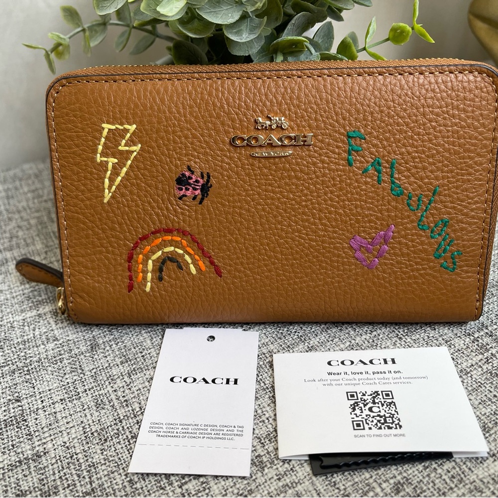 $99(BrandNew)Coach Medium Id Zip Wallet with Diary Embroidery - Picture 6 of 8